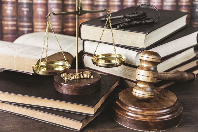 بررسی حقوقی استعلام&zwnj;های سه&zwnj;مرحله&zwnj;ای و شرایط انتخاب برنده در معاملات دولتی